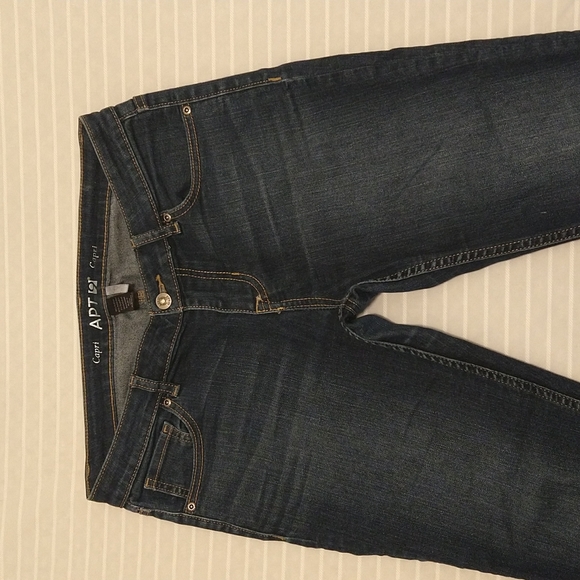 Apt Women Dark Blue Capri Jeans - Picture 2 of 9